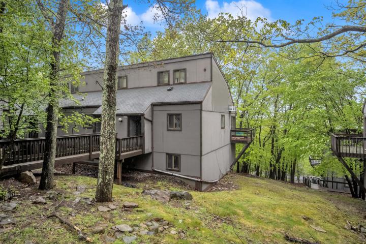 Photo of 162 Upper Village Way, Tannersville PA