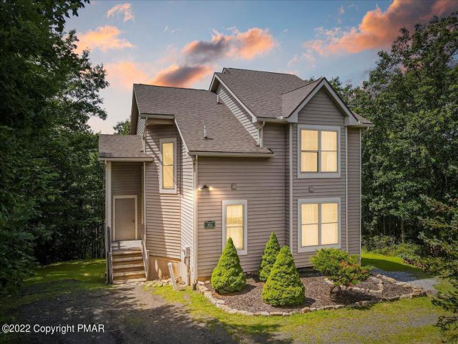 Photo of 403 Upper Deer Valley Road, Tannersville PA