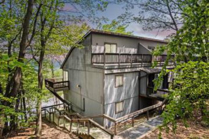 Photo of 152 Cross Country Lane, Tannersville PA