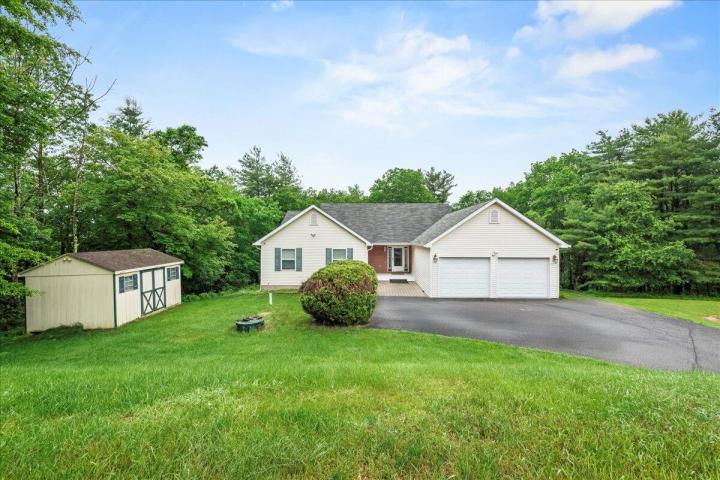 Photo of 1623 Mohican Court, Effort PA