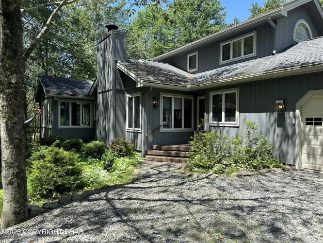 Photo of 116 Little Fawn Crescent, Pocono Pines PA