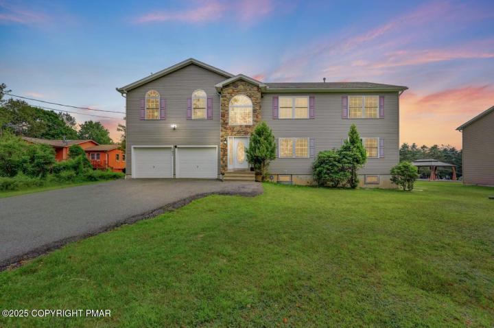 Photo of 142 Bull Run, Long Pond PA