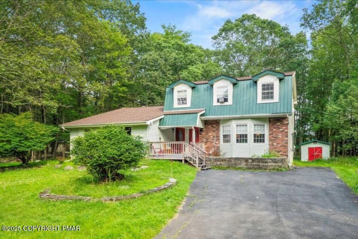 Photo of 2102 Woodland Court, Pocono Summit PA
