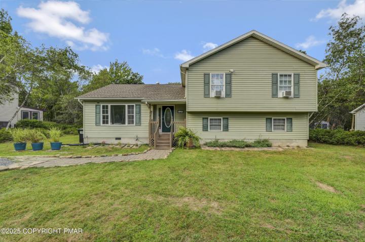 Photo of 261 Clearview Drive, Long Pond PA