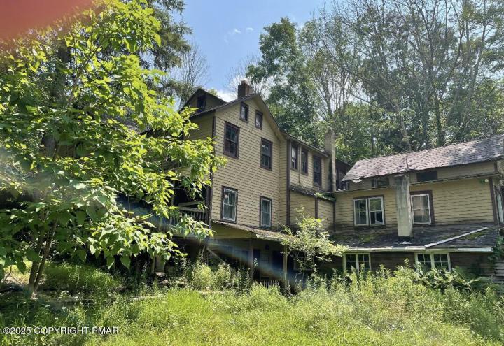 Photo of 410 Hunters Farm Road