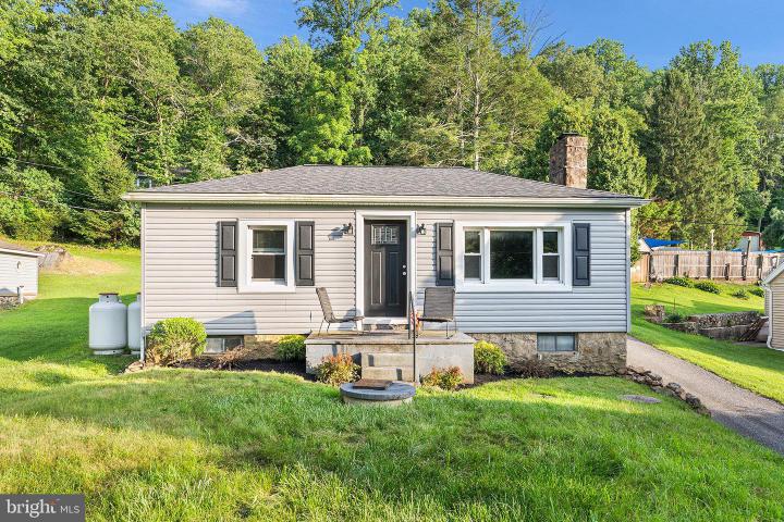 Photo of 2354 Polk Valley Road, Hellertown PA