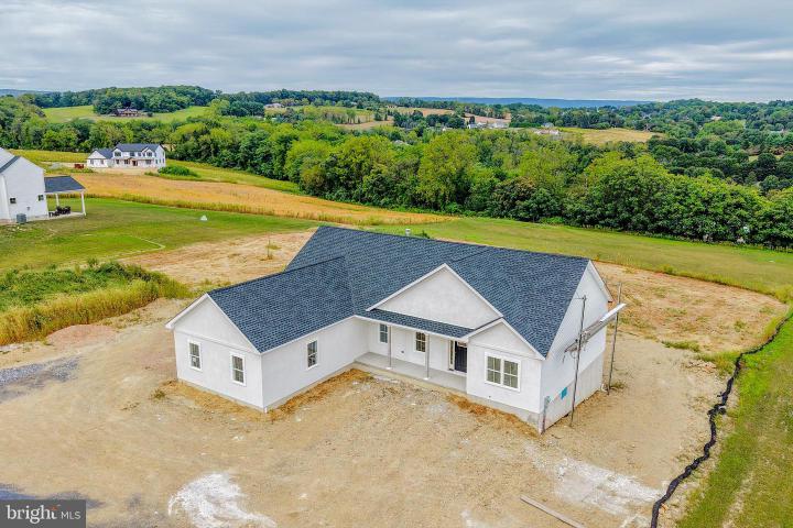 Photo of 464 Long Lane, Walnutport PA