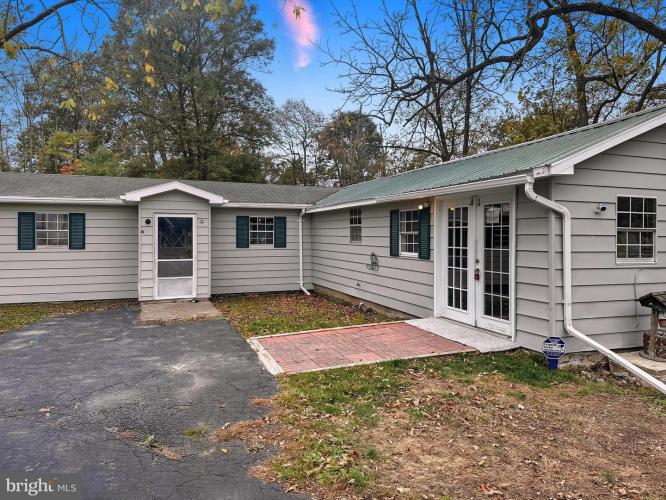 Photo of 1071 Bitternut Road, Walnutport PA