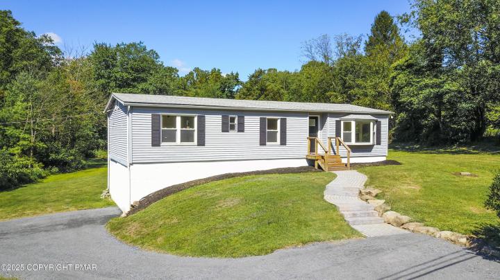 Photo of 1225 Meyer Drive, Walnutport PA