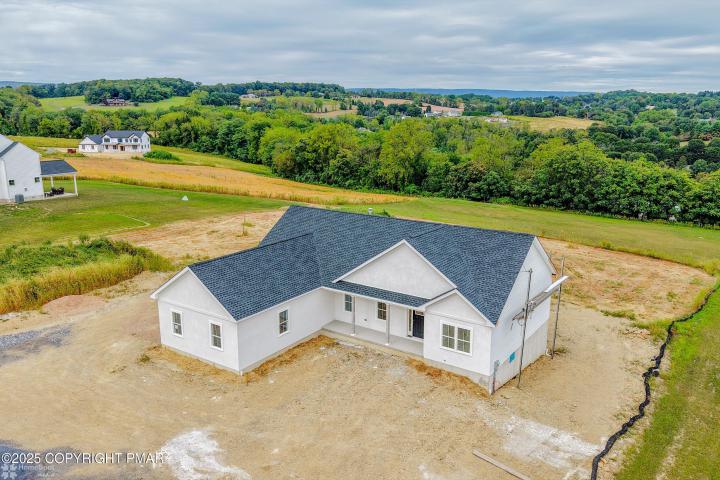 Photo of 464 Long Lane Road, Walnutport PA