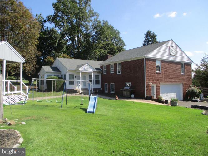 8998 Pine Road, Philadelphia PA 19115 for sale by EveryHome Realtors