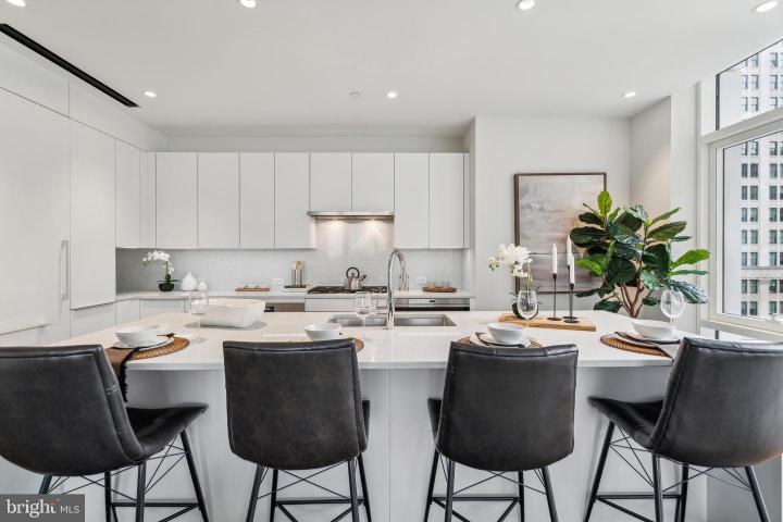Photo of 301 S Broad 802