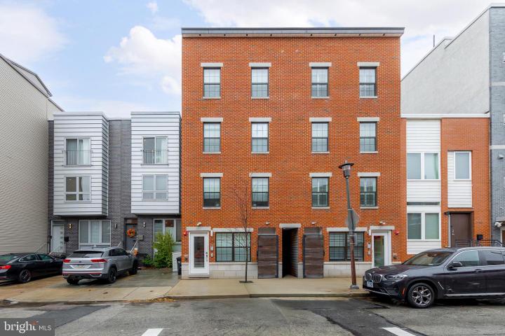 Photo of 938 N Marshall Street 3, Philadelphia PA