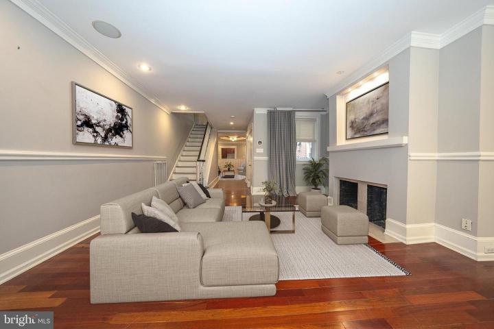 Photo of 617 Pine Street, Philadelphia PA
