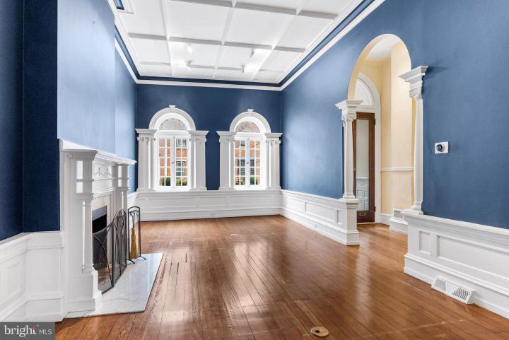 Photo of 2221 Locust Street, Philadelphia PA