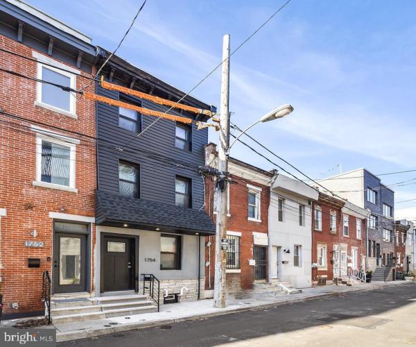 Photo of 1754 Waterloo Street, Philadelphia PA