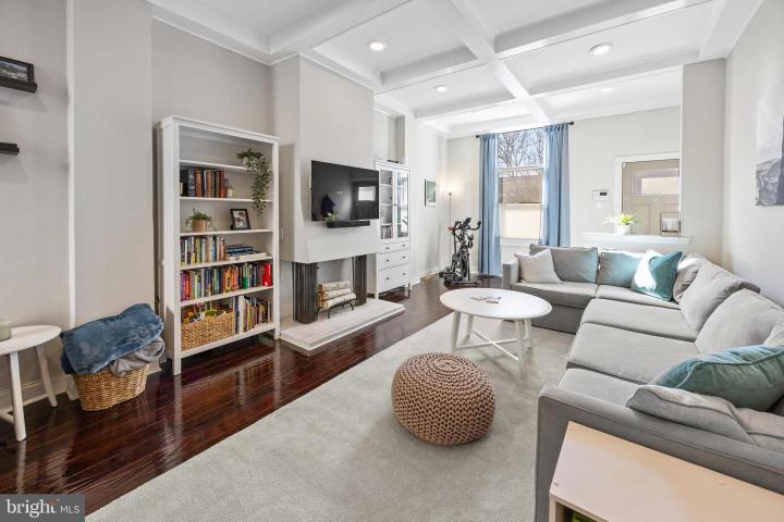 Photo of 1019 Lombard Street, Philadelphia PA