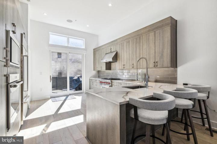 Photo of 48 N 3rd Street 3