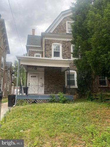 Photo of 35 E High Street, Philadelphia PA