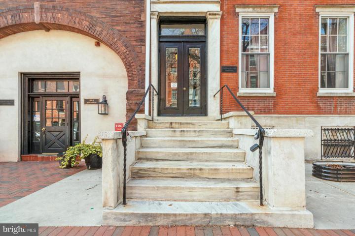 Photo of 1016 Spruce Street 2f, Philadelphia PA