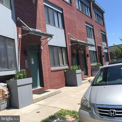 Photo of 925 Mount Vernon Street, Philadelphia PA
