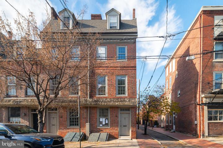 Photo of 758 S Front Street, Philadelphia PA