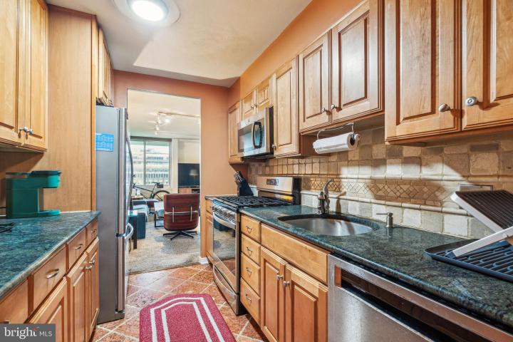 Photo of 604 S Washington Square 1408, Philadelphia PA