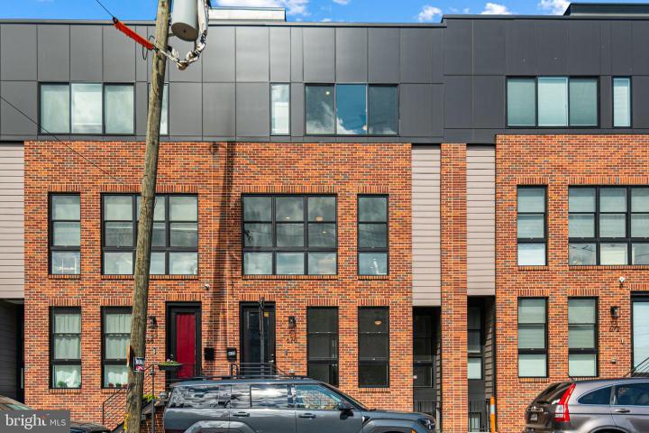 Photo of 670 N 13th Street, Philadelphia PA