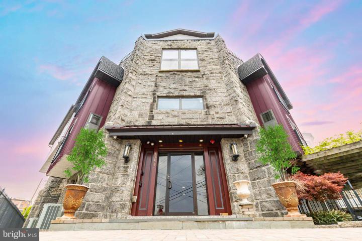 Photo of 4557 Manayunk Avenue, Philadelphia PA