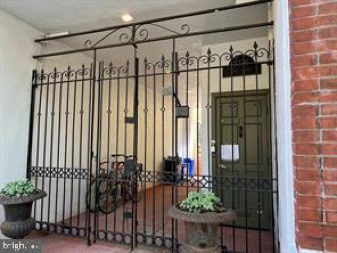 Photo of 1028 Pine Street 4, Philadelphia PA