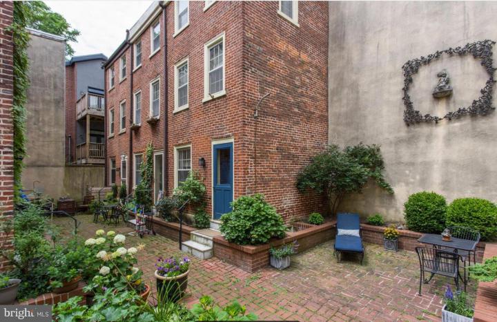 Photo of 228 Catharine Street 1