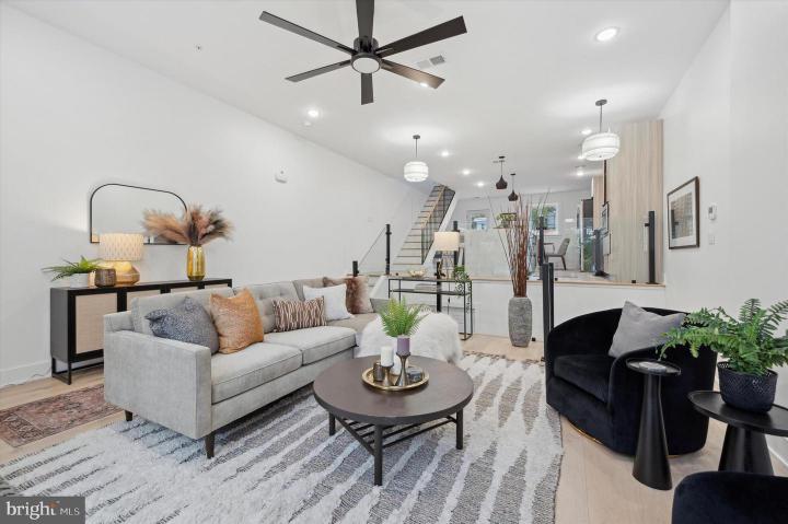 Photo of 122 E Sharpnack Street, Philadelphia PA