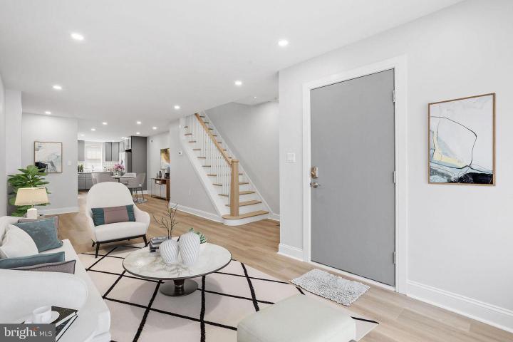 Photo of 3944 Dungan Street