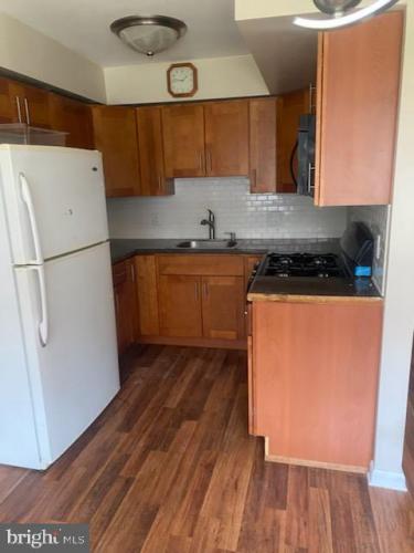 Photo of 3720 Conshohocken Avenue, Philadelphia PA