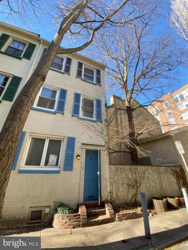 Photo of 222 S Quince Street