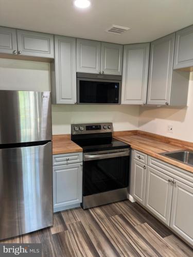 Photo of 4000 Gypsy Lane 420d