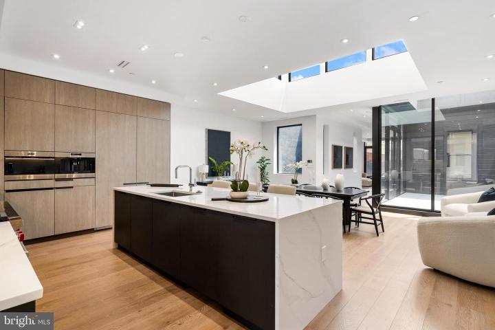 Photo of 124 N 2nd Street Ph, Philadelphia PA