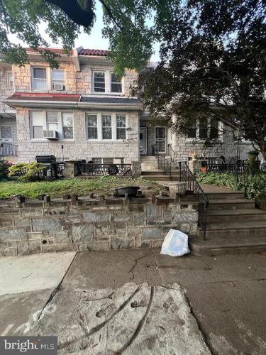 Photo of 3139 Magee Avenue