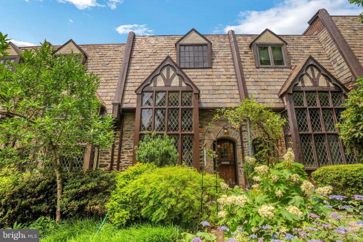 Photo of 3443 Midvale Avenue