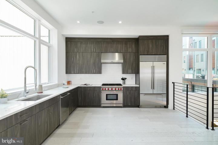 Photo of 142 S Front Street