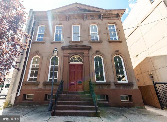 Photo of 318 Bainbridge Street, Philadelphia PA