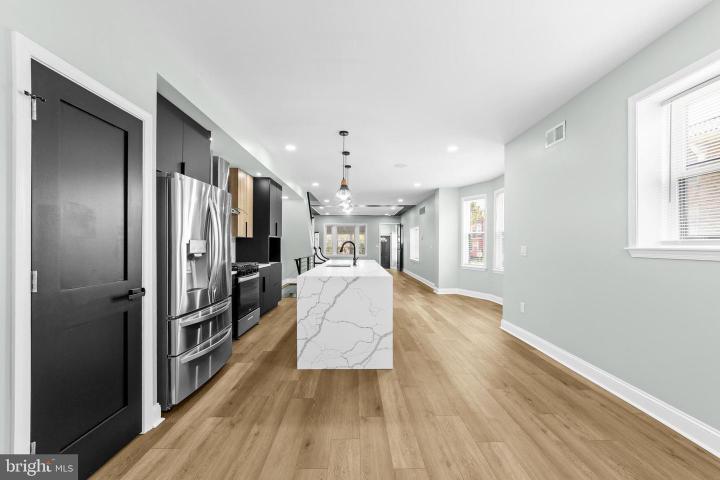 Photo of 914 W Duncannon Avenue, Philadelphia PA