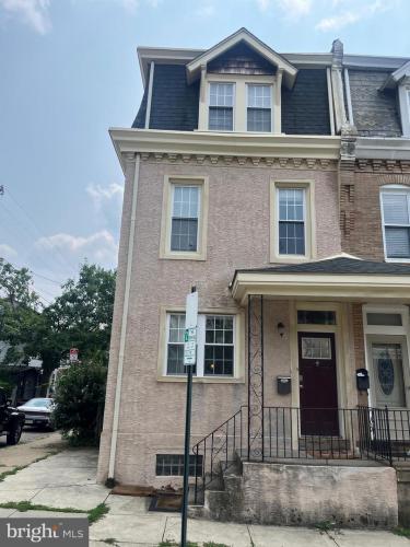 Photo of 389 Conarroe Street, Philadelphia PA