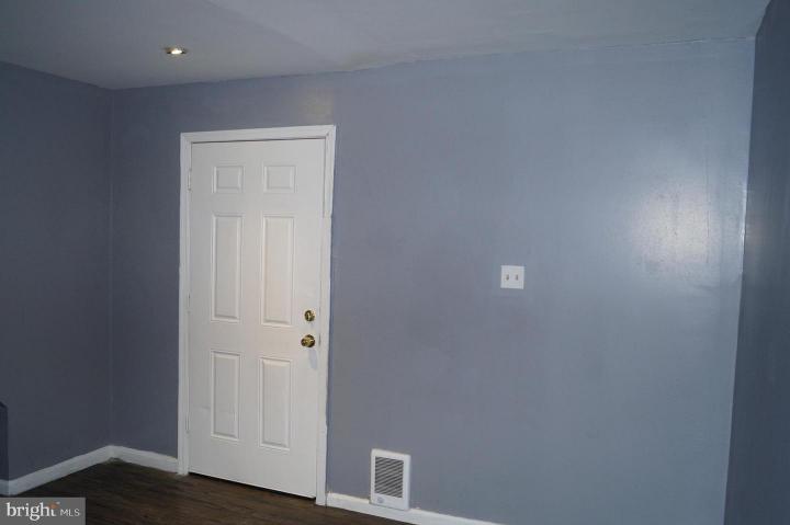 Photo of 3537 Joyce Street