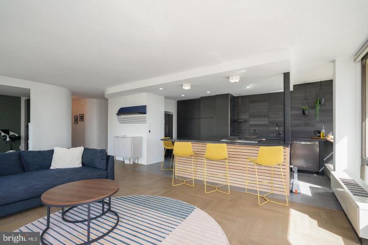 Photo of 220 Locust Street 2d, Philadelphia PA