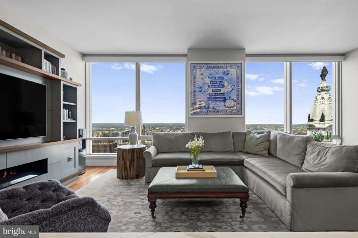 Photo of 1414 S Penn Square 40d