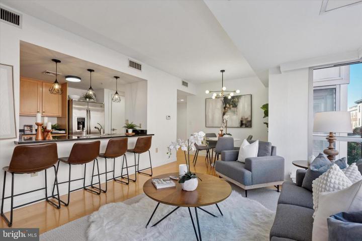 Photo of 1034 Spruce Street 402, Philadelphia PA
