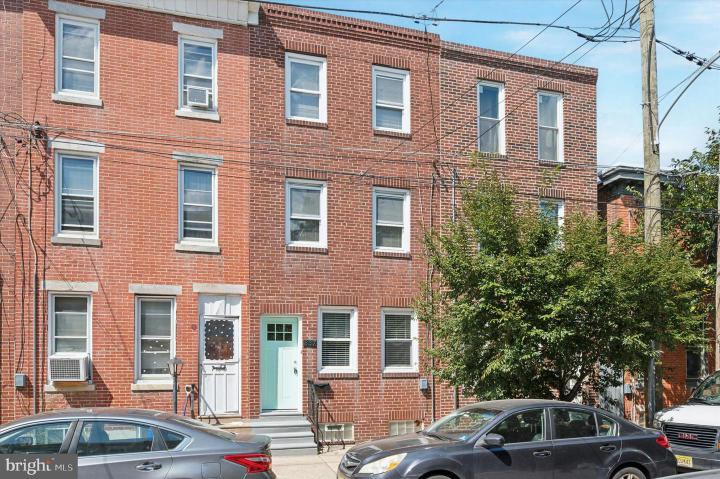 Photo of 837 Almond Street, Philadelphia PA