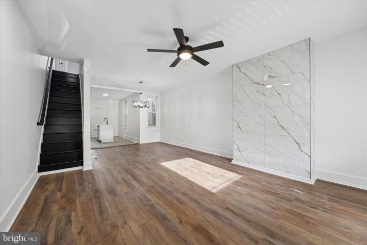 Photo of 450 N Salford Street