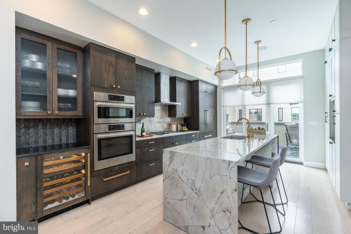 Photo of 422 Fairmount Avenue, Philadelphia PA